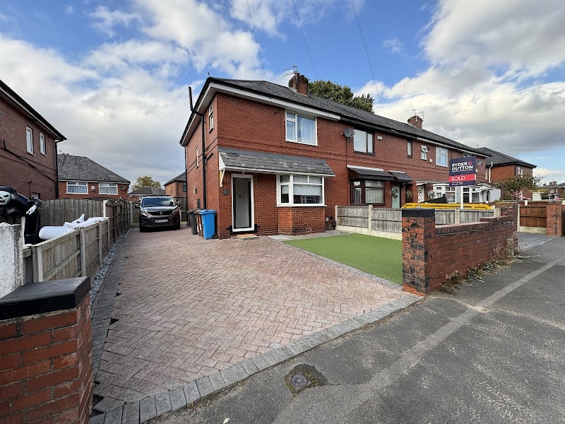Bridgfords Estate Agents Ashton Under Lyne
