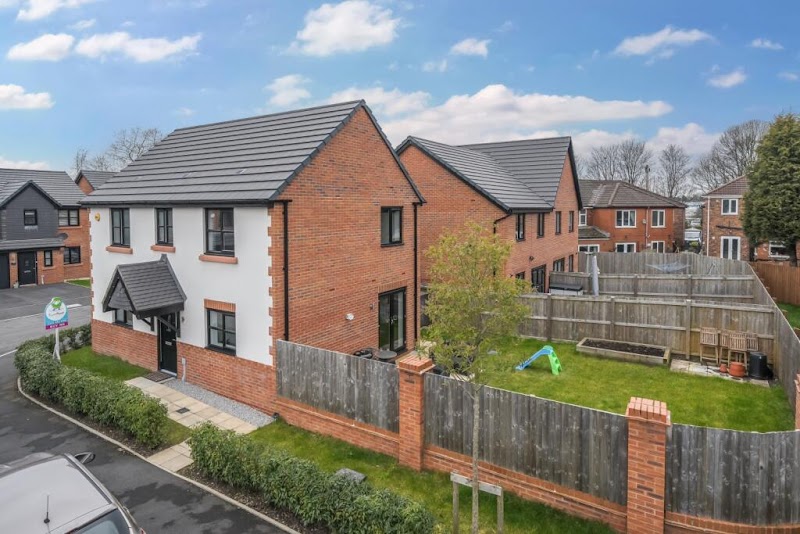 EweMove Estate & Lettings Agents in Hyde & Dukinfield