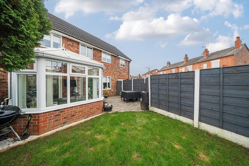 EweMove Estate & Lettings Agents in Hyde & Dukinfield