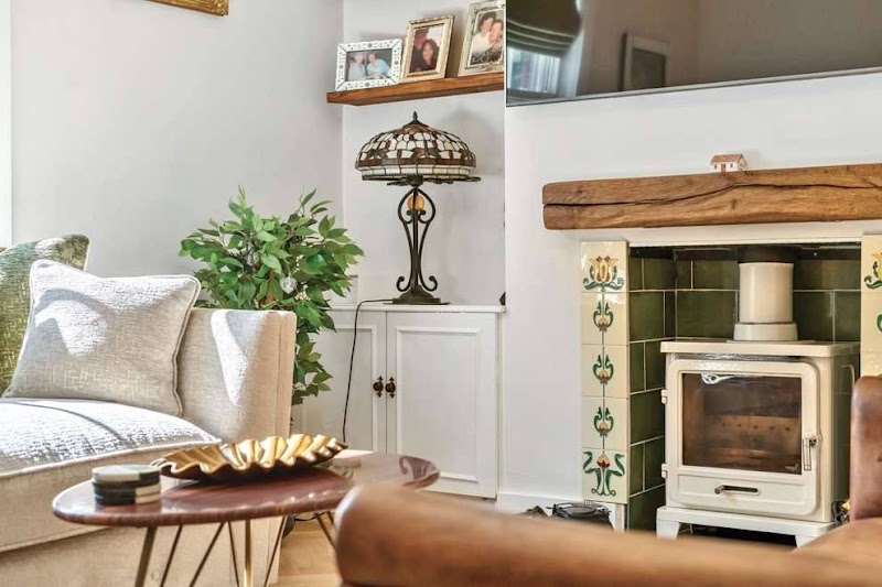 EweMove Estate & Lettings Agents in Sale