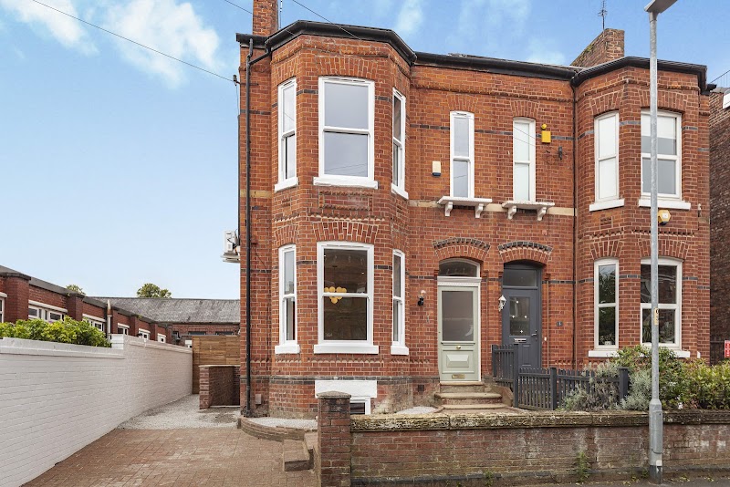 Harry Pettener Personal Estate Agents